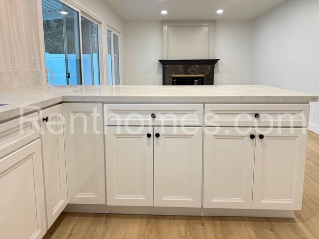 Building Photo - 9342 Twin Mountain Cir