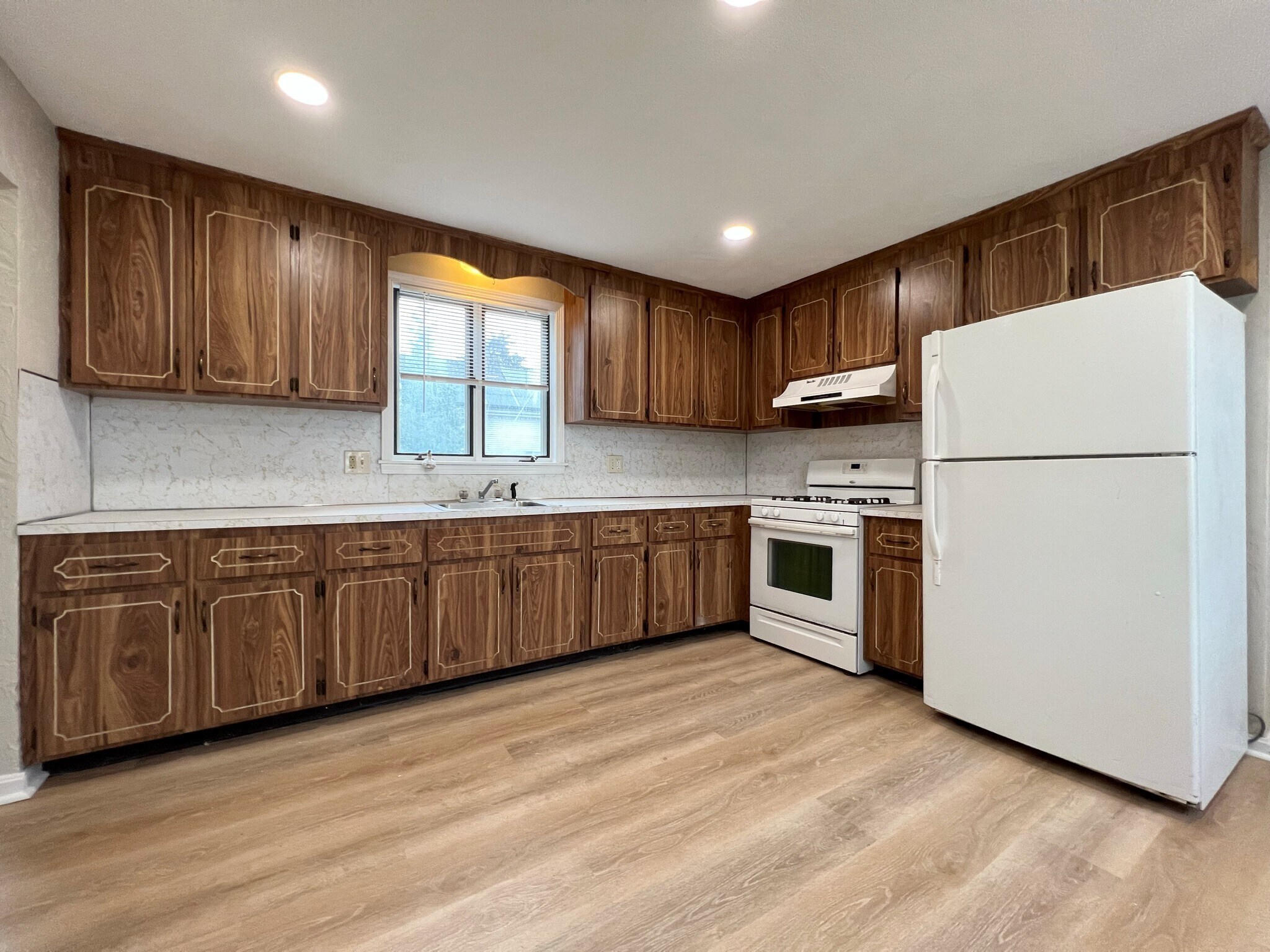 Building Photo - 115 Colburn St