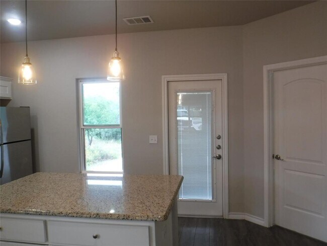 Building Photo - 1506 Packsaddle Trail