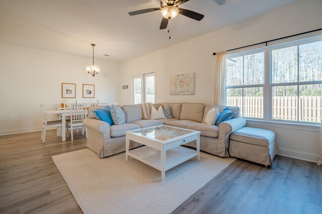 Building Photo - 63 Buckingham Dr