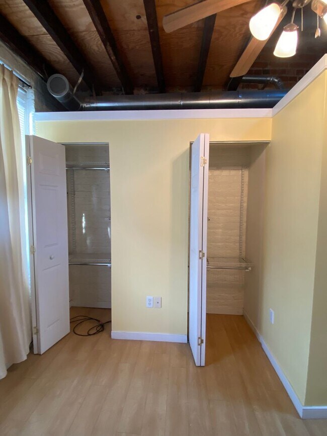 Building Photo - 17 1/2 N 17th