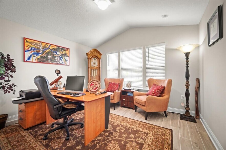 Building Photo - 2941 Oak Stream Dr