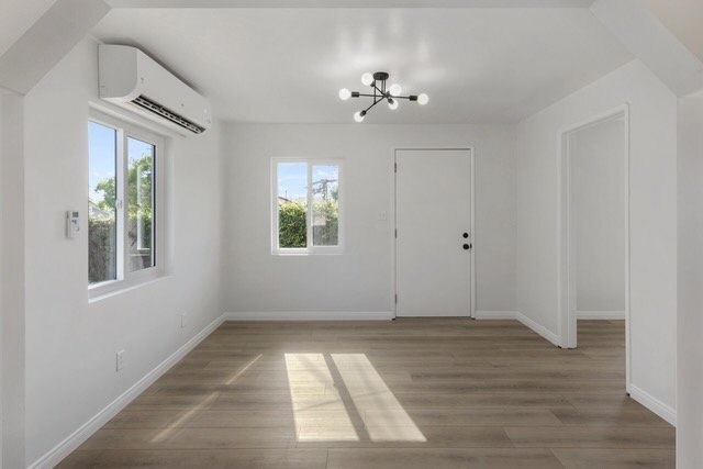 Building Photo - 405 N San Gabriel Ave