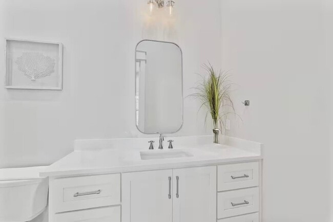 Building Photo - 107 Benicia Pl