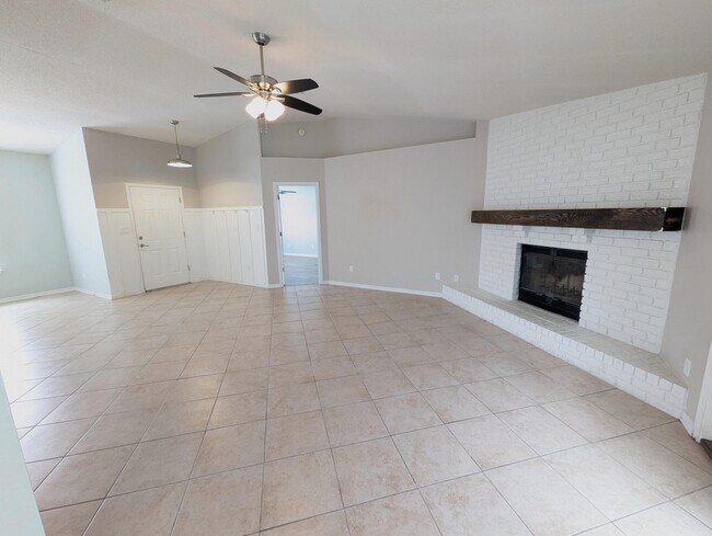 Building Photo - 9516 Brentwood Blvd