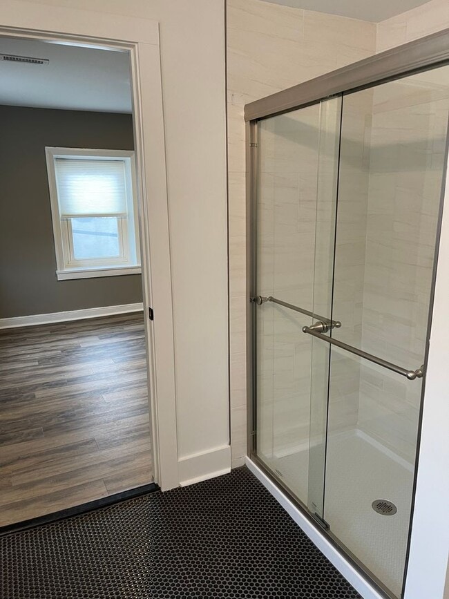 Building Photo - Merchants Lofts V Upgraded 1 Bedroom