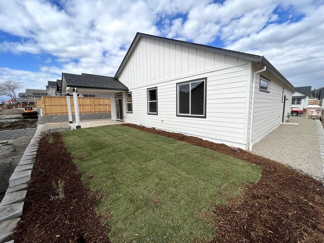 Building Photo - 1650 Dragon Tail Pl