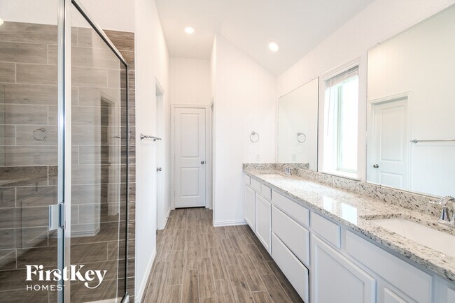 Building Photo - 15006 Lake Shore Ave