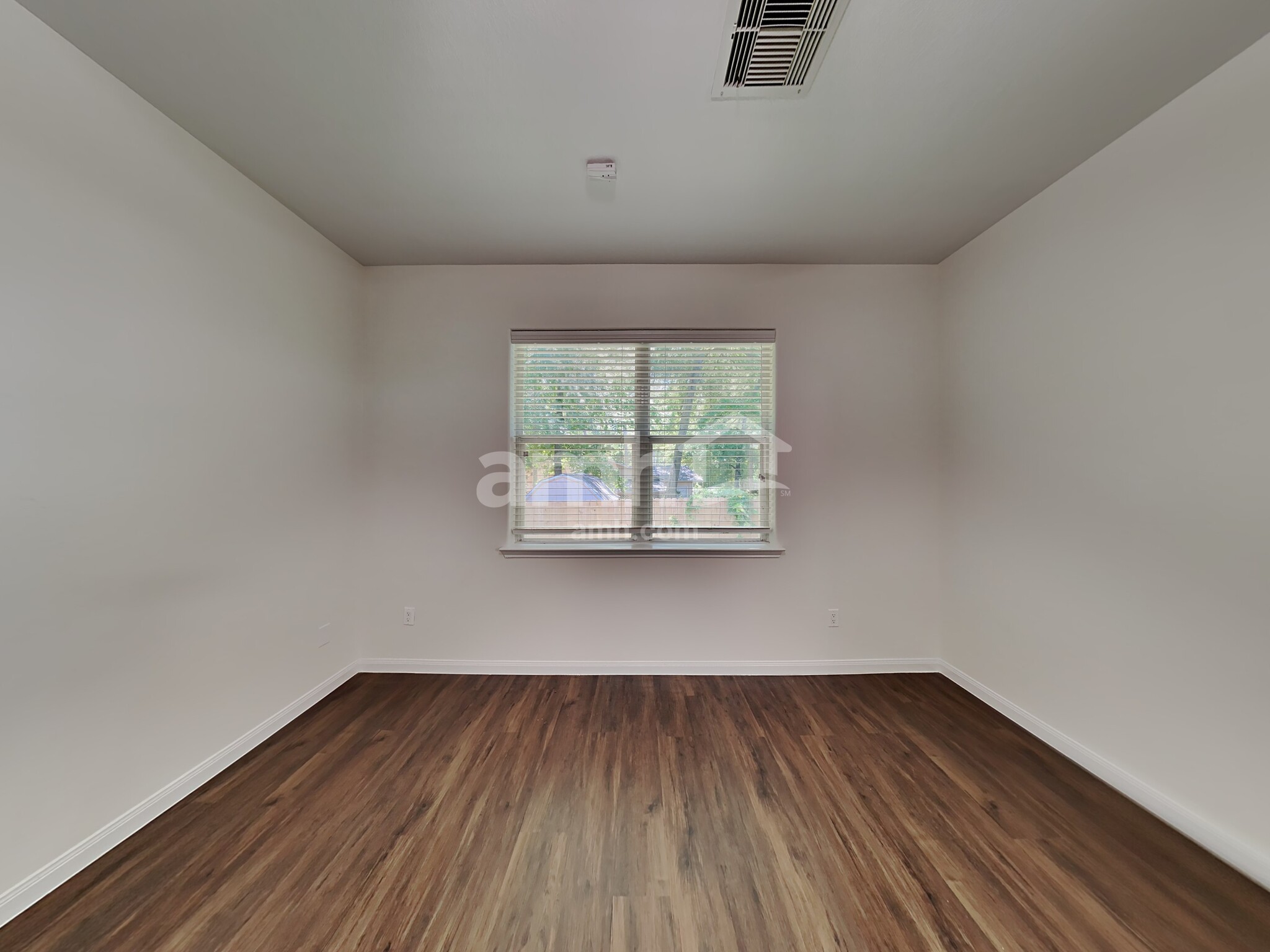 Building Photo - 2037 Vanamen Ct