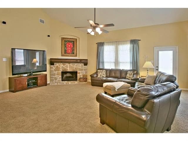 Building Photo - 401 Bluefinch Dr