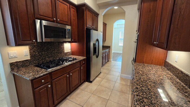 Building Photo - 2205 Heavenly View Trail