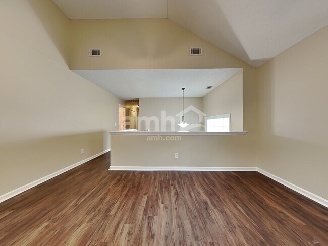 Building Photo - 112 Fox Trace