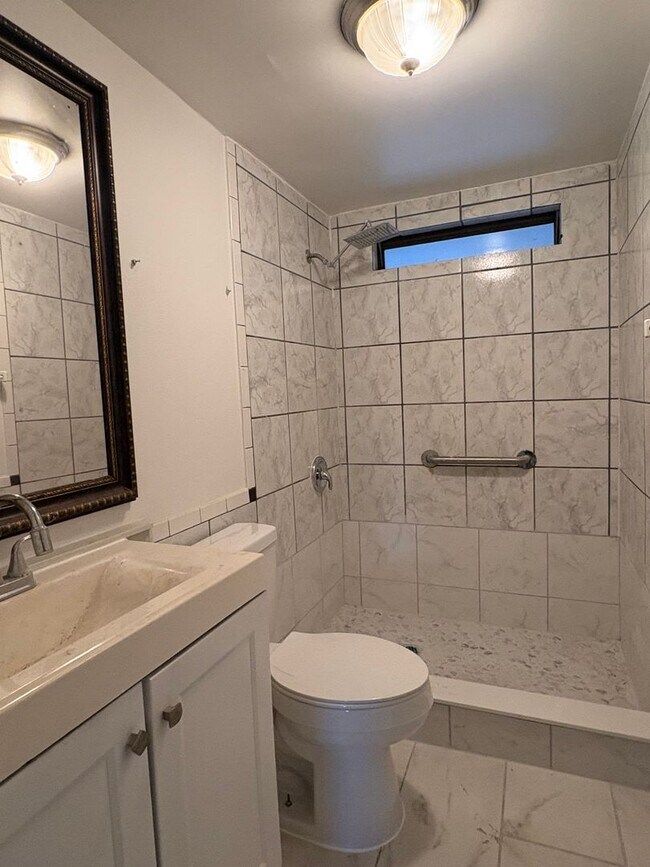 Building Photo - 4bed/3bath SFH Rent $1740/month ready May 2026