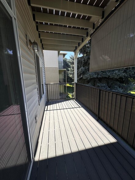 Building Photo - 22855 E Country Vista Dr