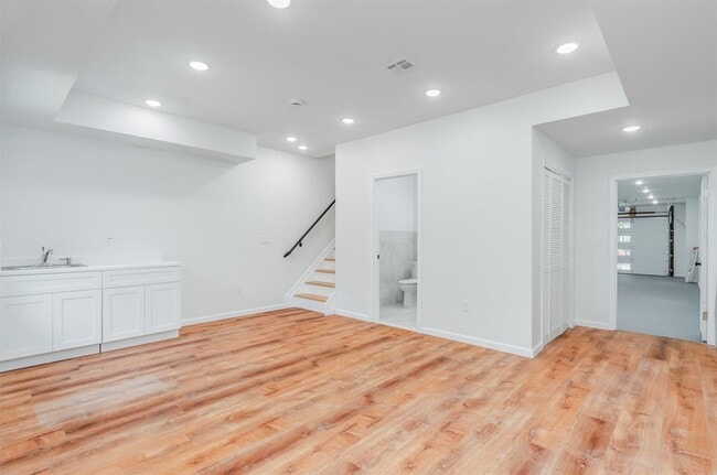 Building Photo - 85 Myrtle Ave