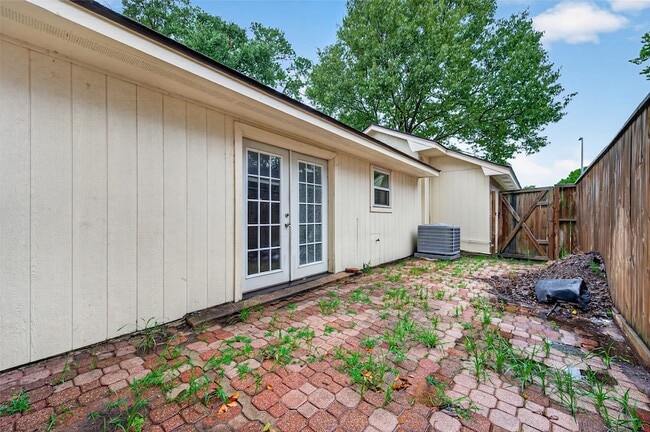 Building Photo - 10419 Appleridge Dr