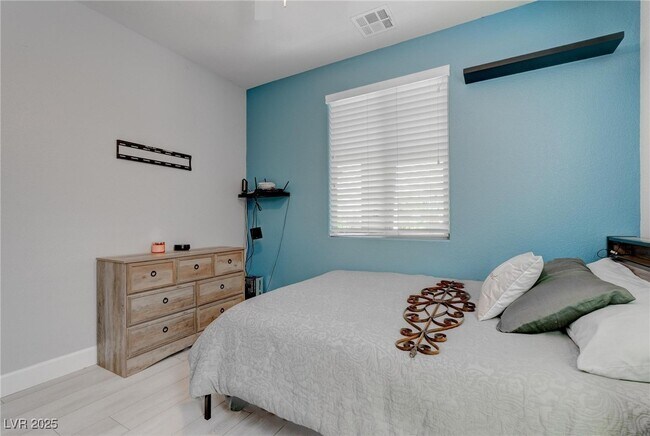 Building Photo - 10597 Cloud Whisper Dr