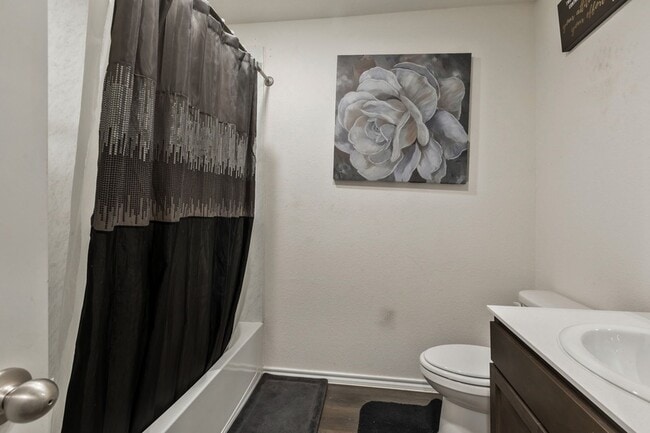 Building Photo - 15121 Ace Dr