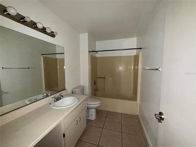 Building Photo - 2325 Kerridale St