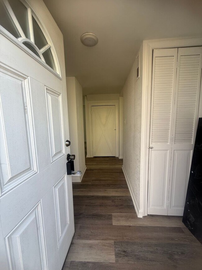 Building Photo - Central Portsmouth