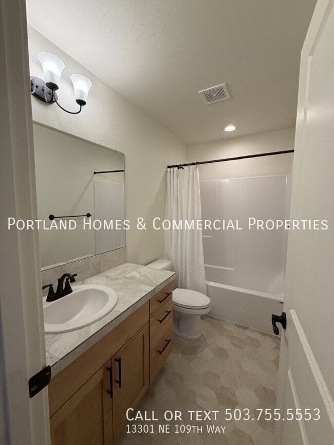 Building Photo - 13301 NE 109th Wy