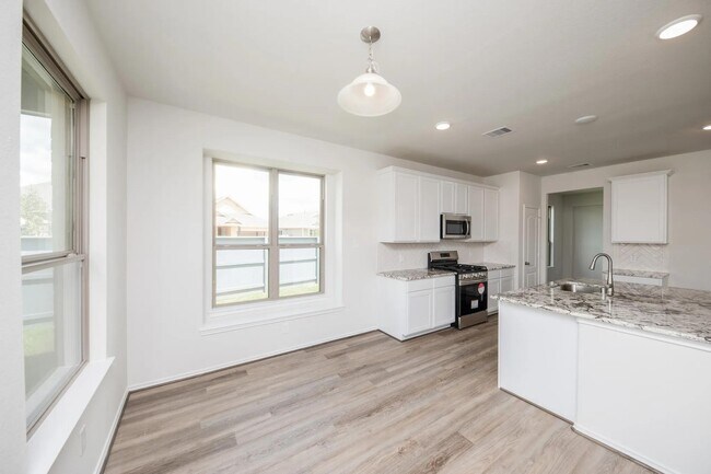 Building Photo - 32402 Clouser Crawdad Ct