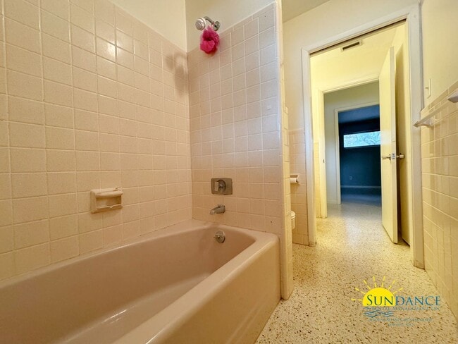 Building Photo - Waterfront Home in sought after Poquito Bayou, Shalimar!