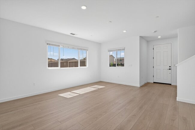 Building Photo - Brand New 4br Home - Waterways at Westlake