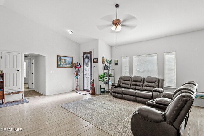 Building Photo - 14852 Jack White Ave