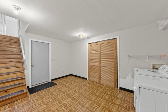 Building Photo - 311 10th St