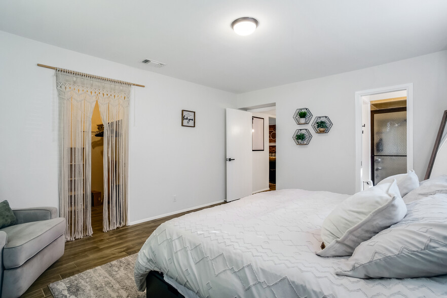 Building Photo - 5415 Billington Dr