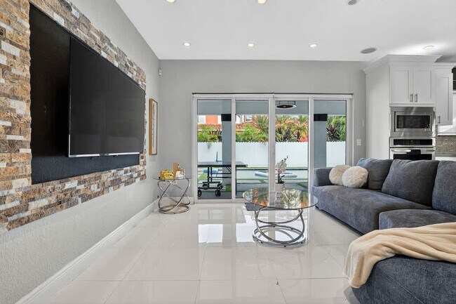 Building Photo - 5161 SW 159th Ct