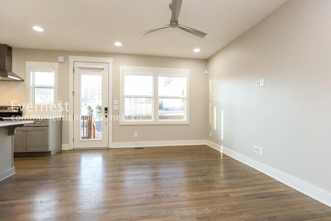 Building Photo - 220 Croleywood Ln