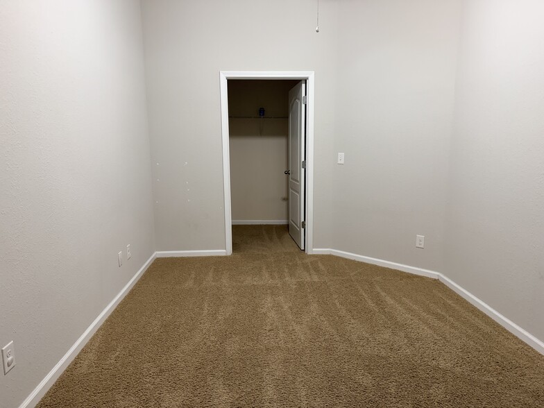 Third Bedroom/Studio - 200 Larkin Place