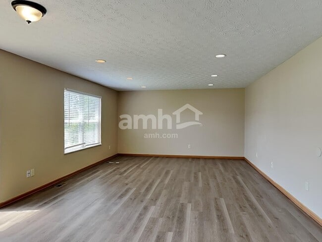 Building Photo - 2194 Dry Ridge Ct