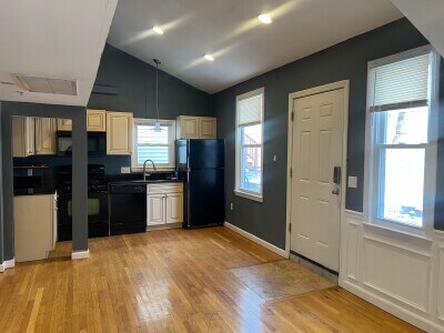 Primary Photo - 89 Spring St