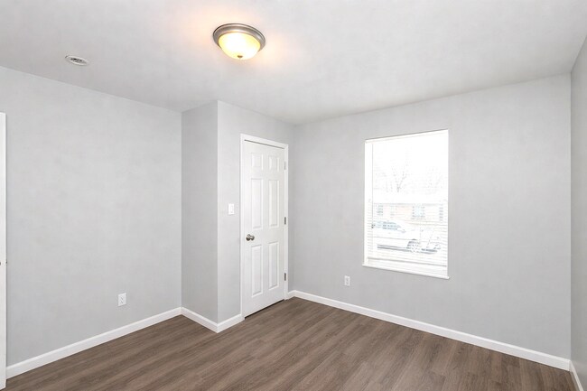 Building Photo - 2133 White Ave