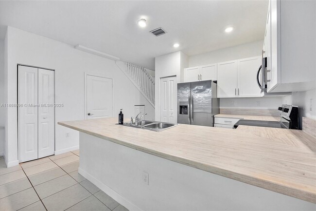 Building Photo - 10013 SW 228th Terrace