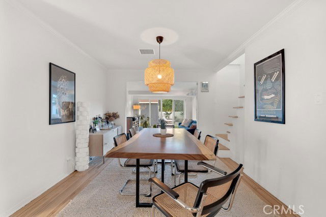 Building Photo - 5727 Colbath Ave