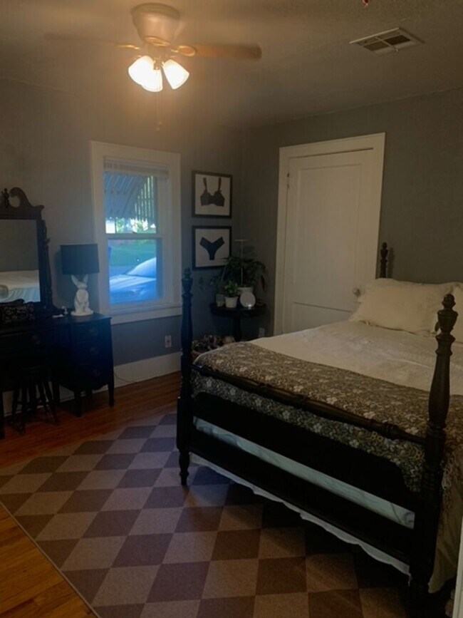 Building Photo - Cozy 1 bed 1 Bath Close to OU Campus