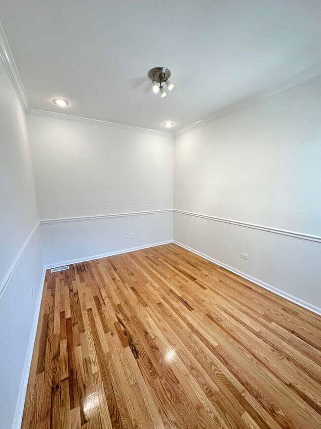 Building Photo - 224 Charlotte Pl