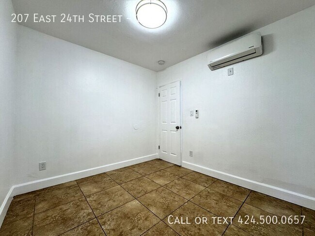 Building Photo - 207 E 24th St
