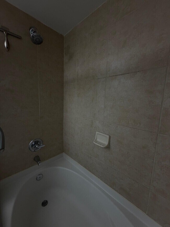 Building Photo - 2421 NE 65th St