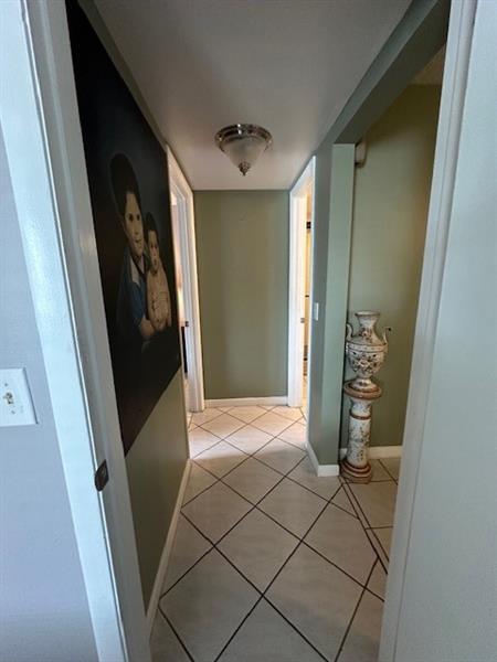 Building Photo - 325 Knotty Pine Cir