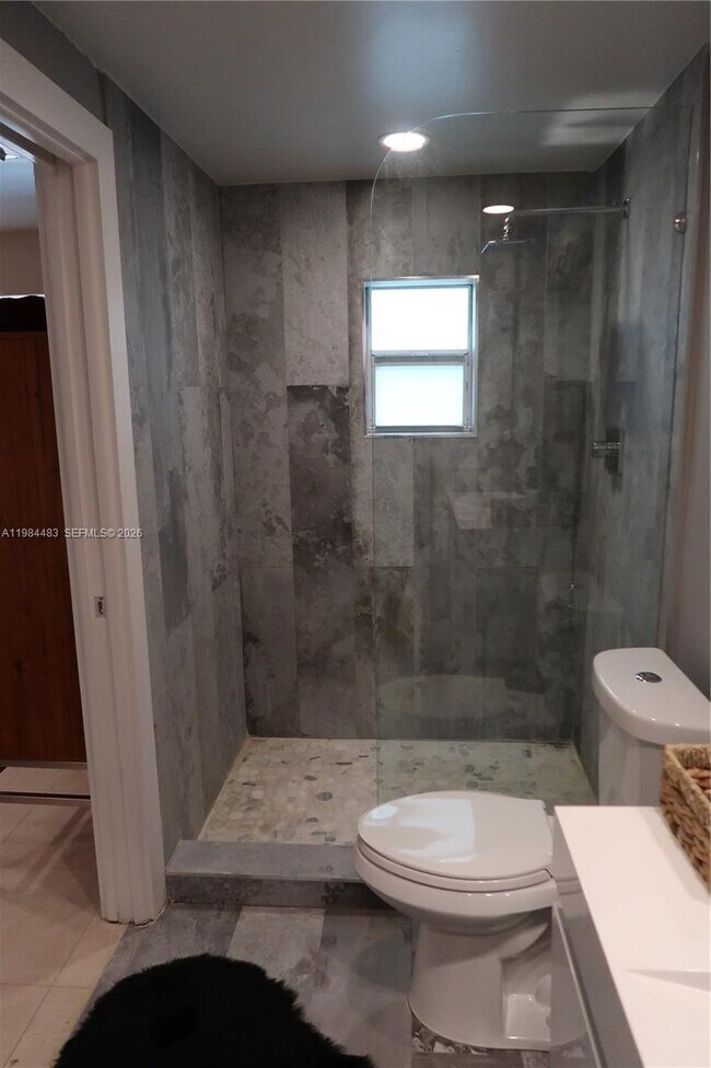 Building Photo - 929 Michigan Ave