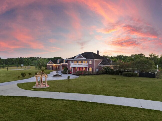 Building Photo - 7413 Hughes Rd