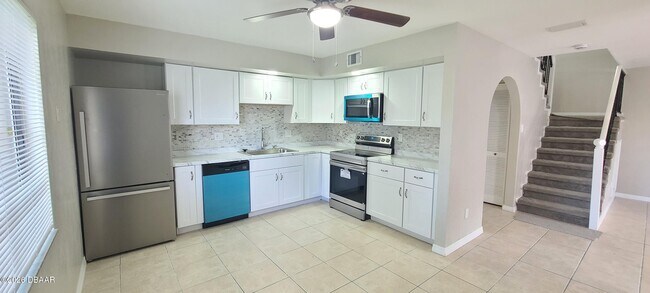 Building Photo - 2118 Oak Meadow Cir