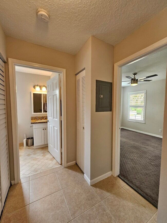 Building Photo - 3375 Jaywood Terrace