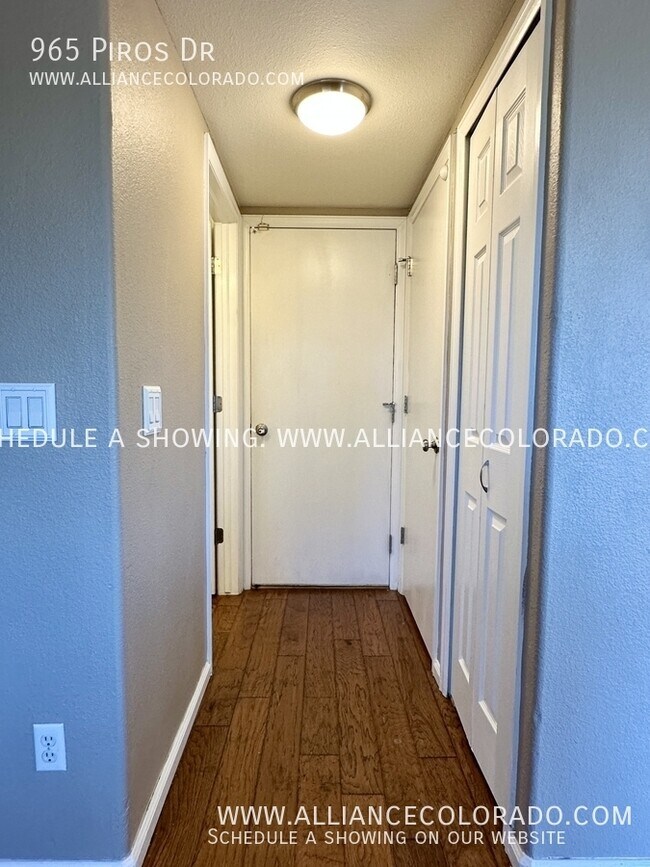 Building Photo - 965 Piros Dr