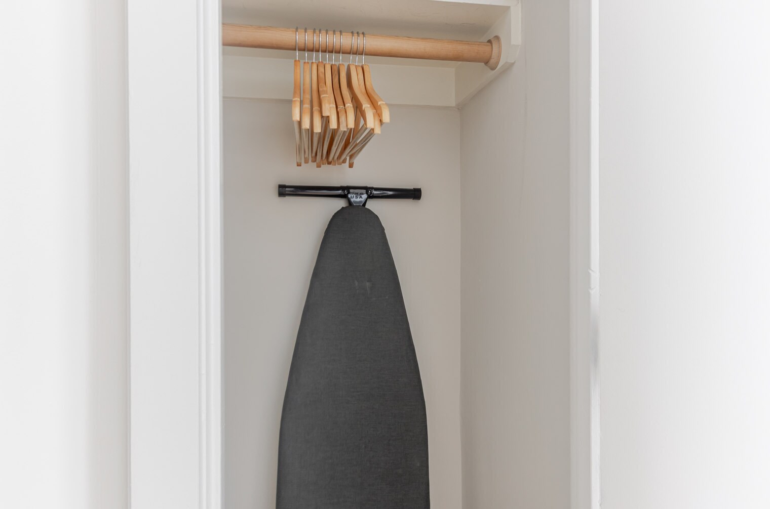 Building Photo - 515 W 47th St